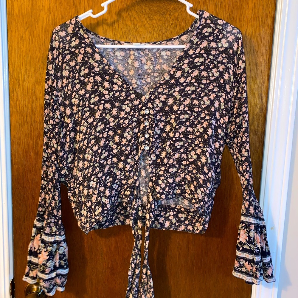 American Eagle long sleeve crop top